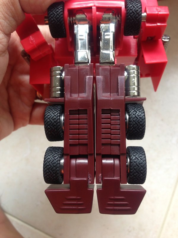 BAPE Red Cammo Convoy Exclusive Optimus Prime Figure Out The Box Image  (37 of 41)